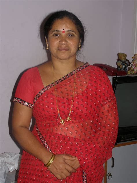 50+ Sensual Tamil aunty nude pics